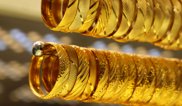 Yatırımcıyı Şaşırtan Başlangıç: Altında Yeni Haftada Gerileme