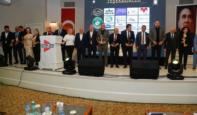 Digi-Z Medya Yılın Enleri Ödülleri Görkemli Törenle Sahiplerini Buldu