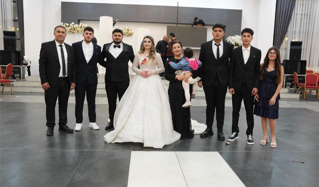 Maraşlıoğlu Ailesinin Mutlu Günü: İlker ve Nazlıcan Çiftçi Dünya Evine Girdi