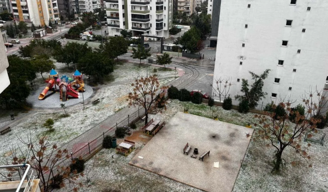 Yıllar Sonra Bir İlk! Mersin Merkezinde Kar Sürprizi