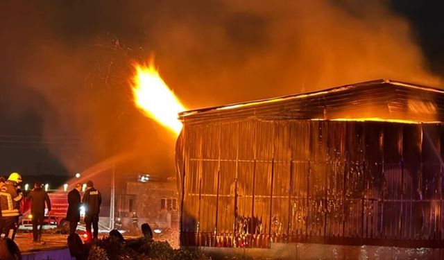 Osmaniye’de Kağıt Fabrikasında Çıkan Yangın Kontrol Altına Alındı