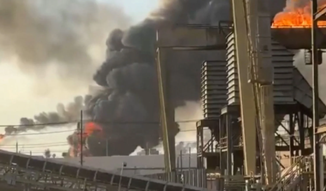 ABD’de Petrol Rafinerisinde Patlama: Yangın Paniği