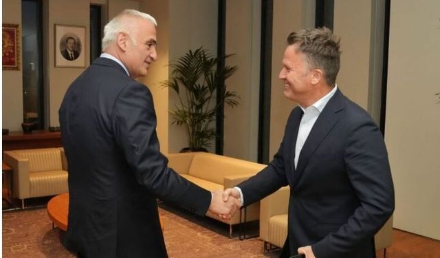 Bakan Ersoy Turizm İçin Devrede: Antalya ve Alanya Ekonomisi Alarmda