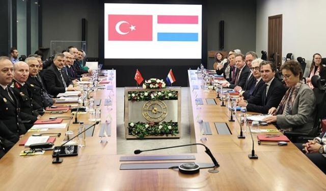 Bakan Çiftçi, Hollandalı Mevkidaşı Van Weel ile Görüştü