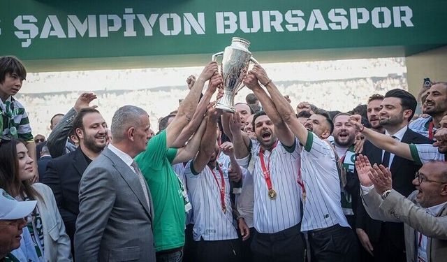 Bursaspor'da Şampiyonluk Coşkusu: Yeşil Beyazlı Dev Yeniden Ayağa Kalktı
