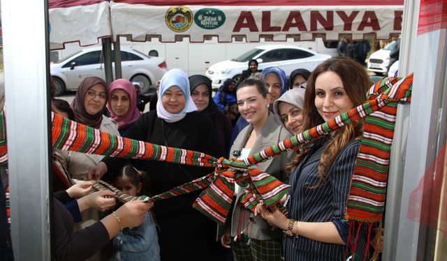 Okurcalar’da Yılın İlk El Sanatları Sergisi Açıldı
