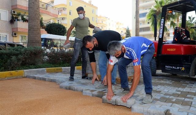 Alanya Belediyesi’nden Atatürk Caddesi’nde İzinsiz Uygulamaya Müdahale