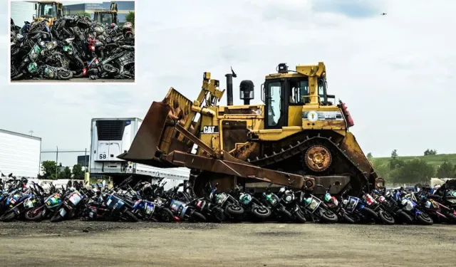New York’ta Yasa Dışı Motosikletlere Buldozerli Operasyon