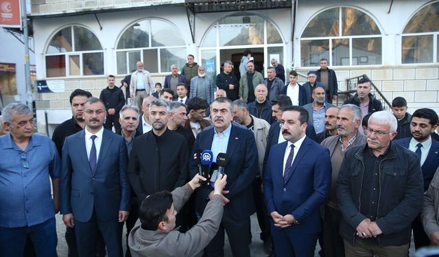 Bakan Tekin Bayramı Memleketi Erzurum’da Geçirdi: “Bayramlar Birliğimizin Gücüdür”