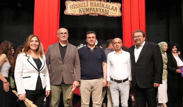 Liselerarası Tiyatro Festivali’nde Sahne Bu Kez “Hisseli Harikalar Kumpanyası”nındı