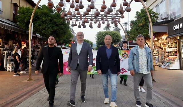 Alanya’da Halk Dansları Festivali Coşkusu Başladı