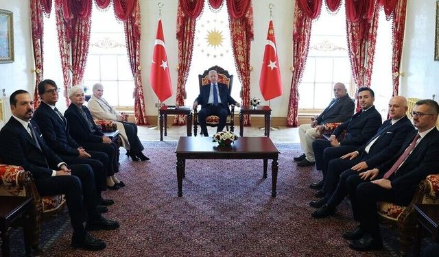 Cumhurbaşkanı Erdoğan, 27 Mayıs Mağdurlarının Aileleriyle Bir Araya Geldi