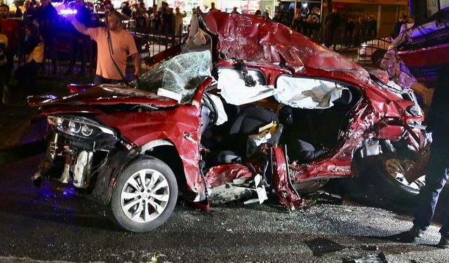 Giresun’da Feci Kaza: TIR İki Otomobile Çarptı, 5 Kişi Hayatını Kaybetti