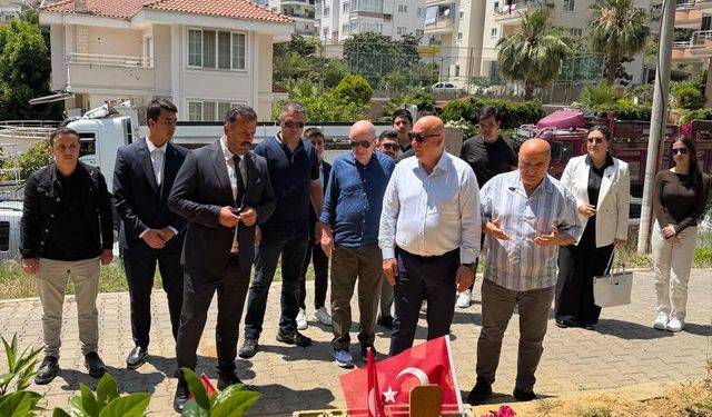 Ümit Özdağ’dan Alanya’da Vefa ve Taziye Ziyaretleri
