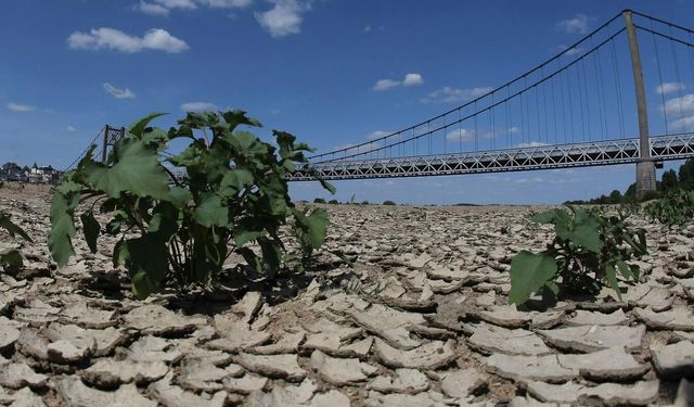 Fransa'da Kuraklık Alarmı: 99 İlde Su Kısıtlaması Başladı