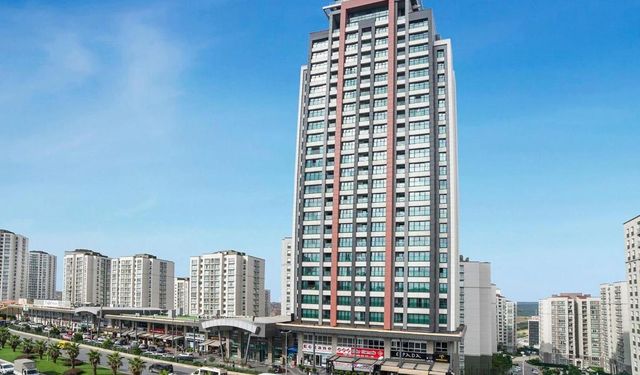 İstanbul'daki 26 Katlı Radisson Oteli Satışa Çıkarıldı