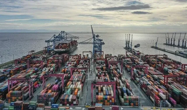 Bakan Bolat: Zorlu Koşullara Rağmen İhracat Mücadelesi Sürüyor