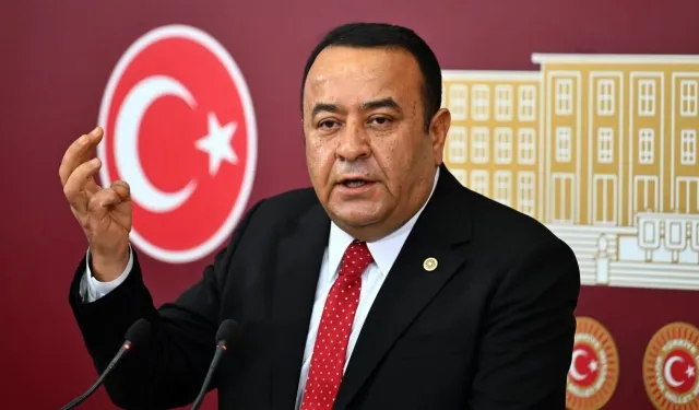 CHP'de Şok İstifa: Adnan Beker Partisinden Ayrıldı