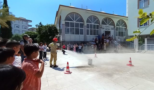 İHH Alanya'dan Öğrencilere Orman Yangınları Eğitimi