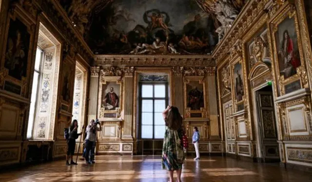 Louvre Müzesi, Mücevher Soygununun Ardından Apollo Galerisi'ni Yeniden Açtı