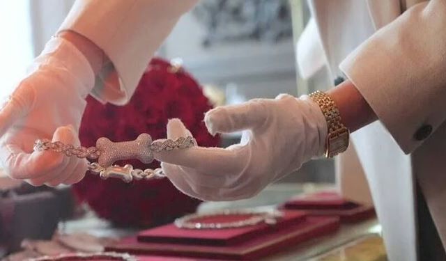 Fransa'da Müzeye Soygun: 4,5 Milyon Euroluk Mücevherler Çalındı