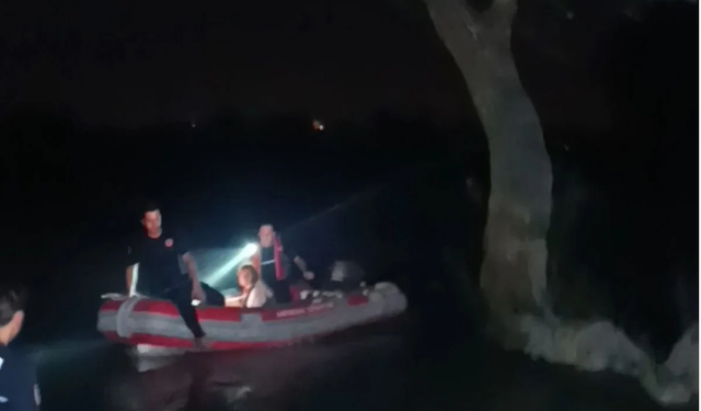 Manavgat Irmağı’nda Mahsur Kalan Kadın Kurtarıldı