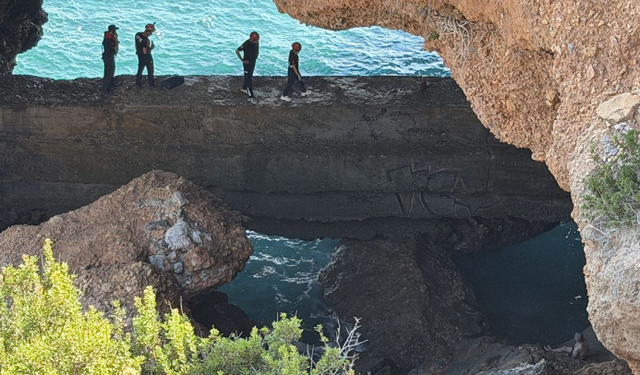Alanya’da Kayalıklardaki Zorlu Kurtarma Başarıyla Tamamlandı