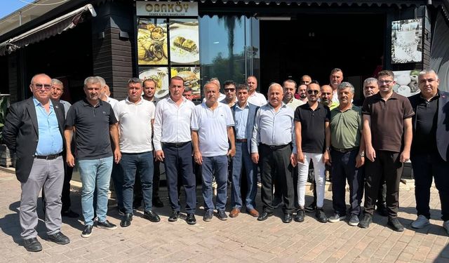 DÜNDAR’DAN MUHTARLARA GÜÇLÜ MESAJ: “HİZMETİN PARTİSİ OLMAZ”