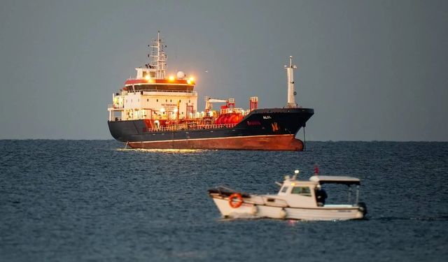 Silivri’de Batan Geminin Yakınında Ceset Bulundu