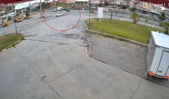 Manavgat’ta Faciadan Dönülen Kaza: Otomobil Havada Takla Attı!