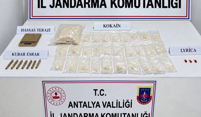 Antalya’da Dev Uyuşt*rucu Operasyonu: 3 Kilo Koka*n ve Sentetik Hap Ele Geçirildi