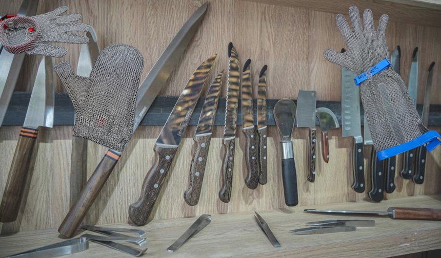 Acemi Kasaplardan El Kesilmelerine Çelik Eldiven Çözümü