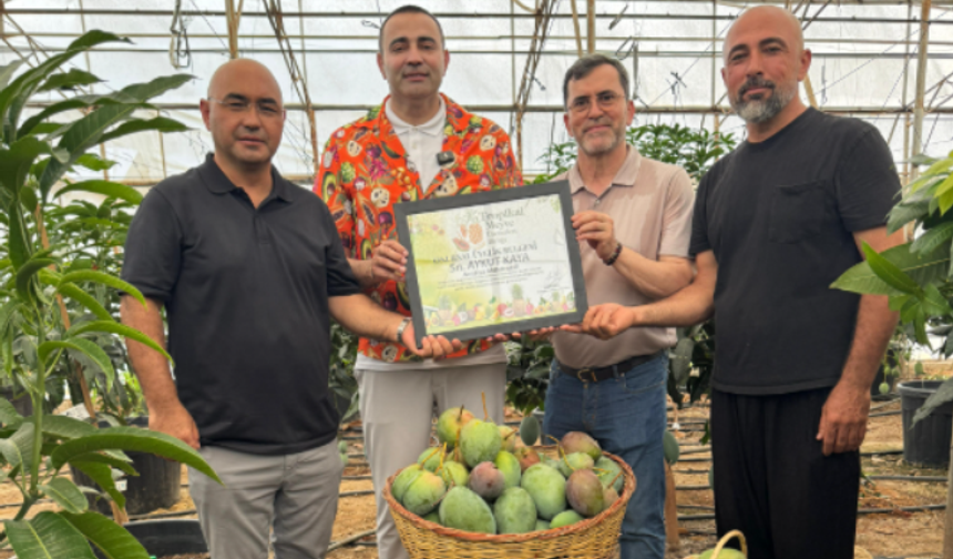 Alanya Tropikal Meyve Üreticileri Birliğinden, Milletvekili Aykut Kaya’ya Onursal Üyelik Belgesi