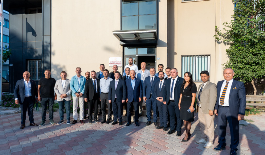 AK Parti Antalya Milletvekili Çavuşoğlu, Antalya'da İş İnsanları İle Buluştu