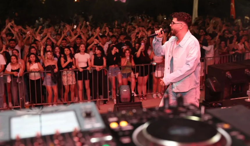 ALKÜ'de Yeni Dönem Coşkusu Şenliklerle Başladı