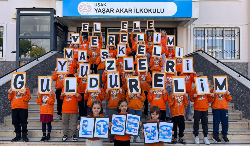 Minik Yüreklerden Büyük Destek: Uşaklı Öğrenciler Lösemi Hastaları İçin Balon Uçurdu