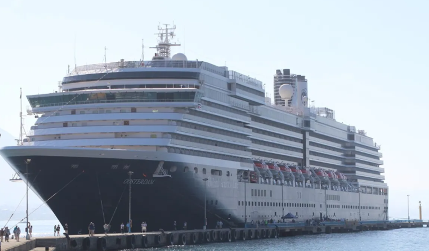 Alanya’ya Kruvaziyer Bereketi: ''Oosterdam'' Limana Demirini Attı