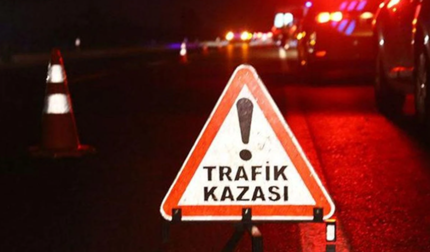 Alanya’da 2 Otomobil Çarpıştı