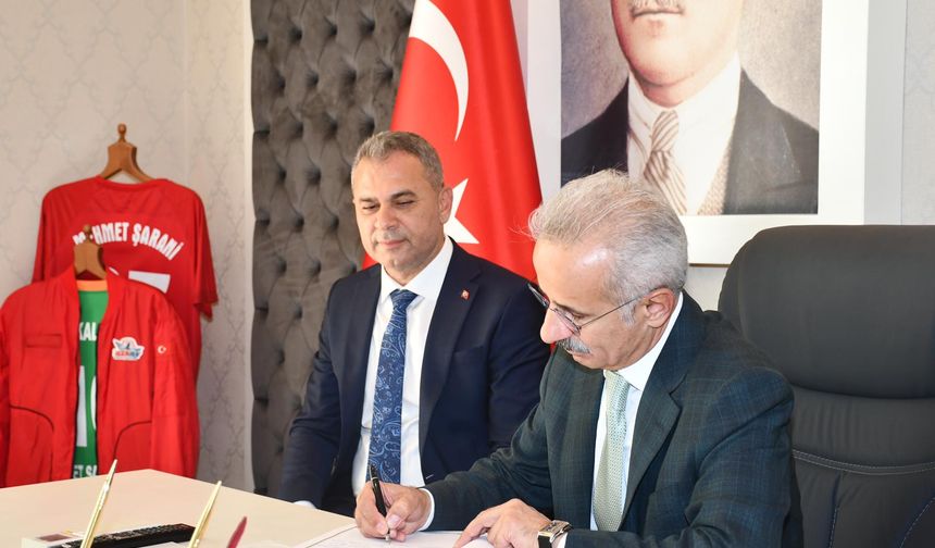 Bakan Uraloğlu'ndan AK Parti Alanya İlçe Teşkilatı'na Ziyaret