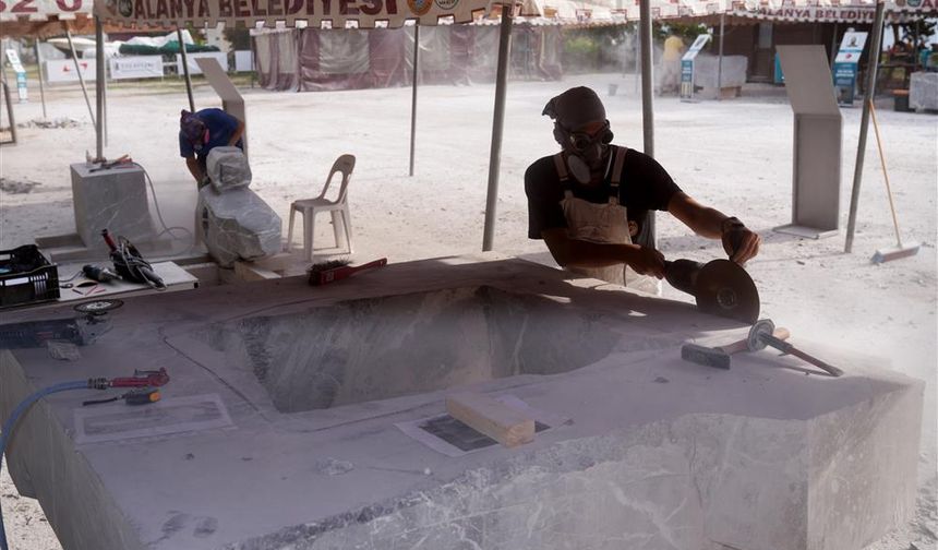 20. Uluslararası Alanya Taş Heykel Sempozyumu Devam Ediyor