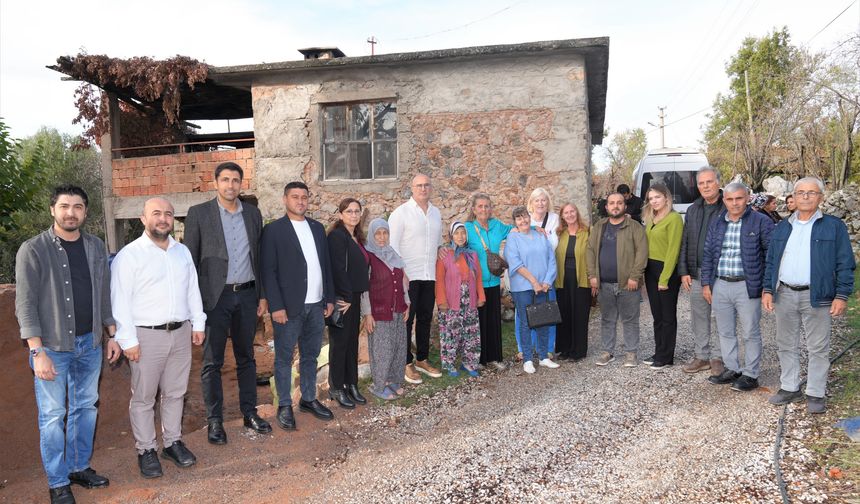 Alanya’da İhtiyaç Sahibi Aileye Konteyner Ev Desteği