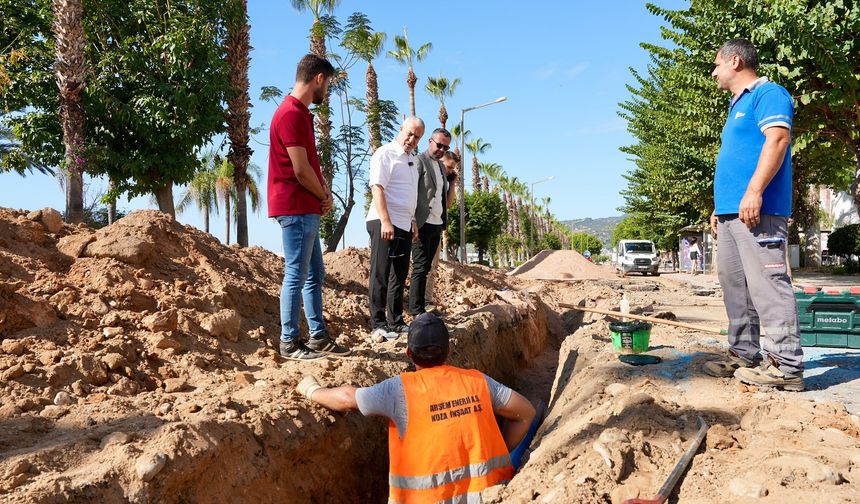 Alanya’da Atatürk Caddesi Yenileniyor: Başkan Özçelik “Her Şey Planlandığı Gibi İlerliyor”