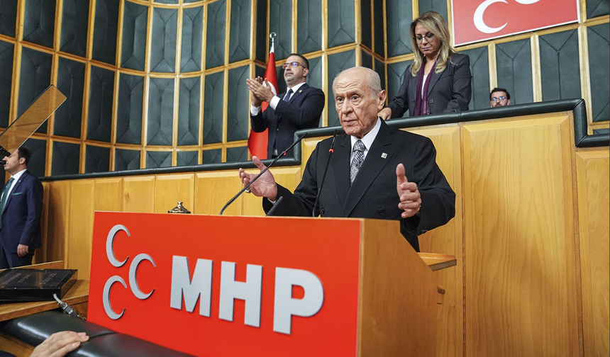 MHP Lideri Bahçeli'nin Kürtlerle İlgili Sözleri Parti Grubunda Ayakta Alkışlandı