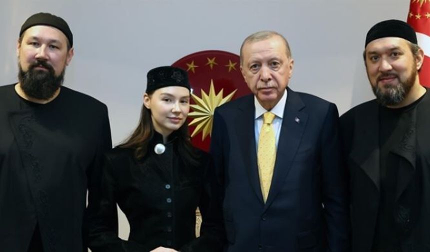 Cumhurbaşkanı Erdoğan “Ay Yola” Müzik Grubunu Kabul Etti