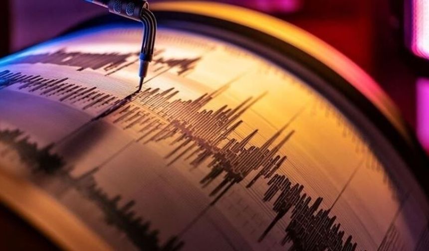 Endonezya Açıklarında 7,4 Büyüklüğünde Deprem