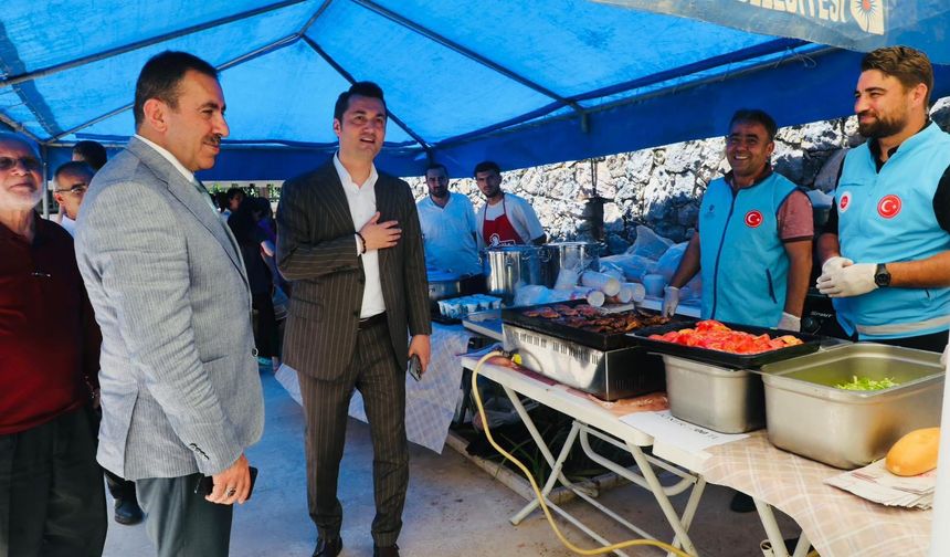 Kaymakam Öztürk, “İki İnsan Bir Hayat Hayır Çarşısı” Etkinliğine Katıldı