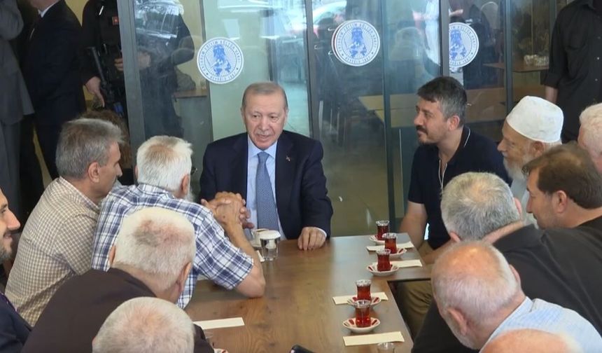 Erdoğan’dan Erzurum Vakfı Ziyareti: Vatandaşlarla Bir Araya Geldi