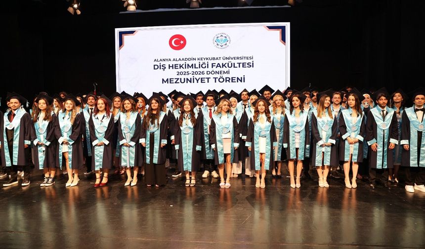 ALKÜ Diş Hekimliği Fakültesi'nde Mezuniyet Heyecanı