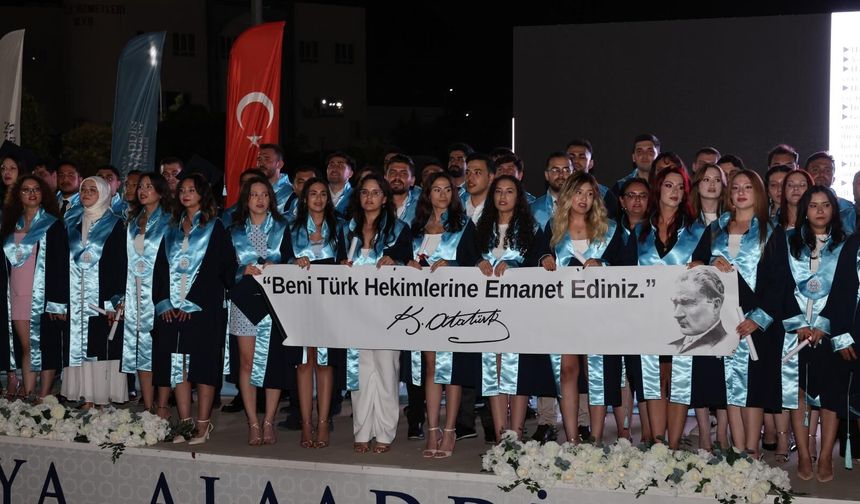 ALKÜ Tıp Fakültesi'nde 90 Genç Hekim Mezun Oldu