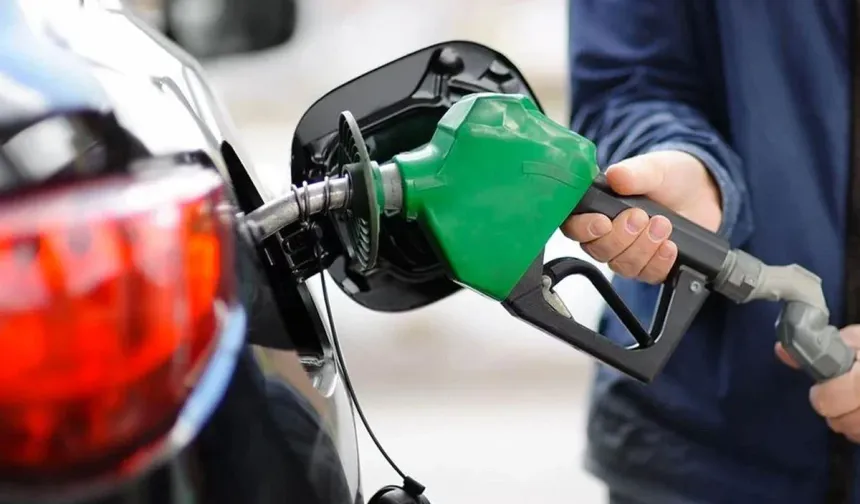 Akaryakıtta Yeni Zam Dalgası Bekleniyor: Motorin ve Benzin İçin Kritik Tarih
